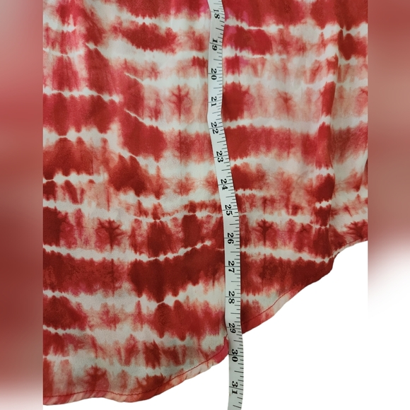 Torrid Red and White Tie-Dye Blouse - Picture 4 of 10